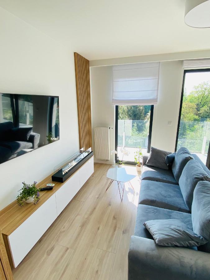 Luxury White Apartment In Park Lotnikow คราคูฟ ภายนอก รูปภาพ